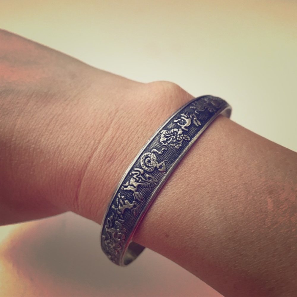 Silver Vintage Look Bracelet Gem